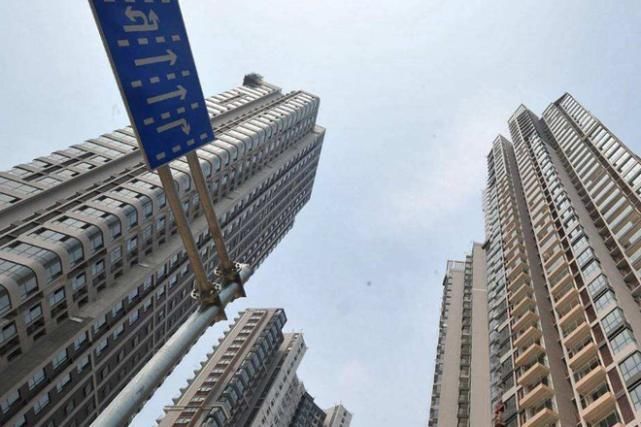 房子|买房是,阳台正对这3个地方的房子千万别买,专家后悔都来不及