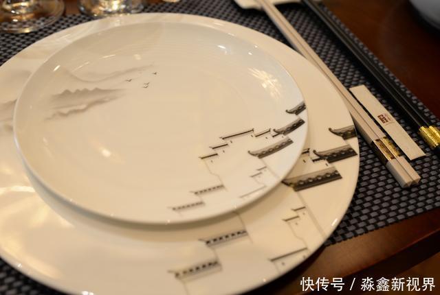 美感|水墨丹青当传统湘菜的烹饪技法,融合了艺术美感之后丨星·餐厅