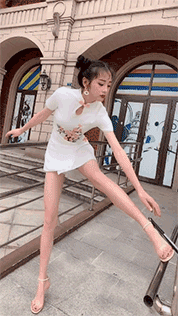 |搞笑GIF:我去买把剪刀,下次肯定都记住了!