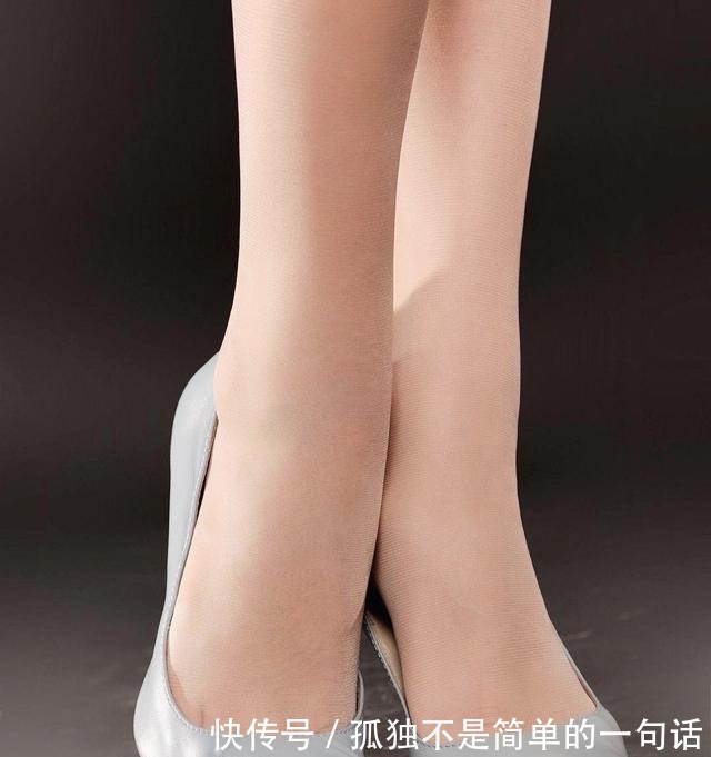 腿部 细跟高跟鞋拉长腿部线条，给女性带来独一无二的魅力！