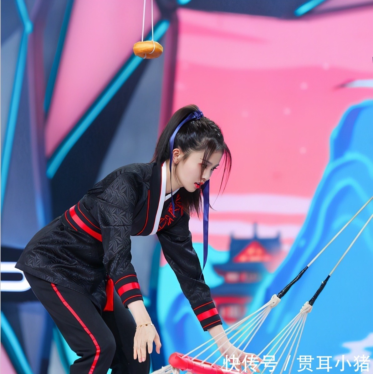 舞者|快乐大本营成毅变吊床舞者,赵露思唱歌跑调,蓝忘机不忍直视!