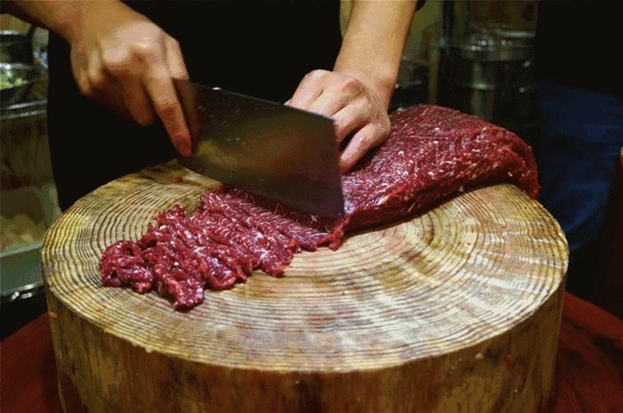 外国|为啥外国牛排一块就饱,中国人吃一大锅还不够难道牛肉有猫腻