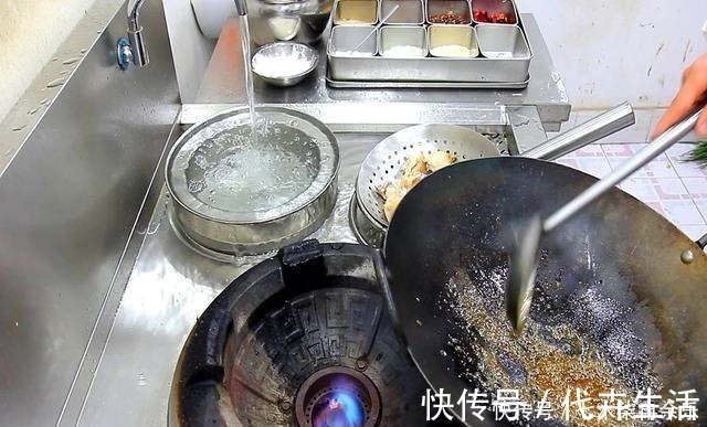 炖猪蹄我从不用高压锅只需1个妙招,猪蹄快速软烂,又香又入味