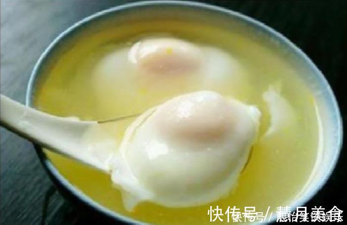 方便面|水煮荷包蛋，煮不圆还冒白沫，掌握这个小窍门，又圆又嫩不粘锅