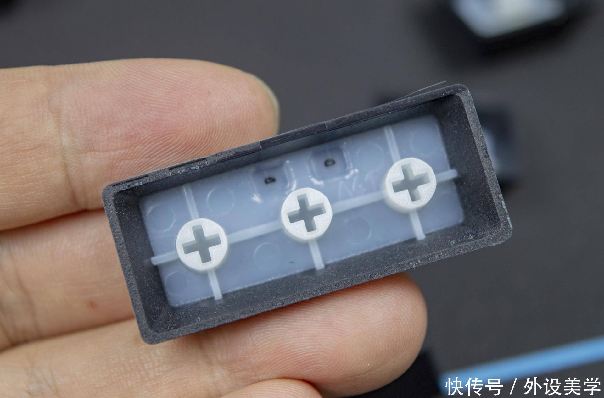 雷蛇|以灯之名,传奇再续:雷蛇黑寡妇 V3 绿轴版开箱