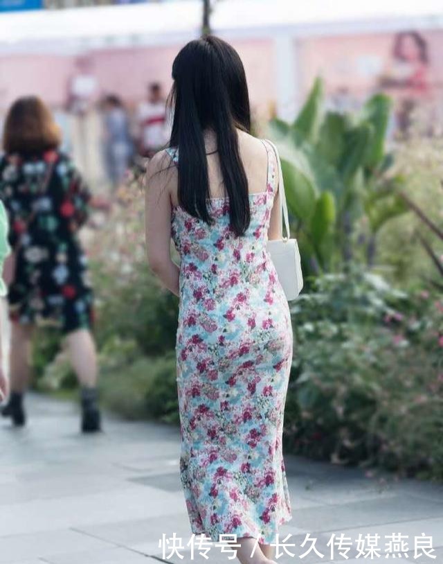 碎花裙,穿出淑女的美丽,更显身材气质