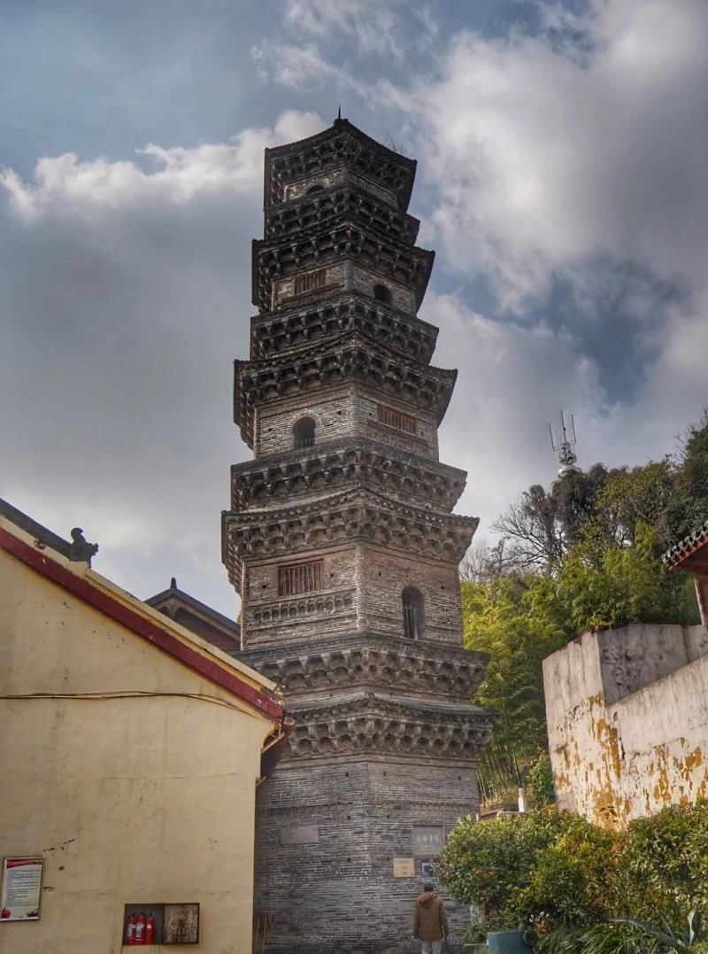 寺庙|芜湖珍贵的千年古寺，庙前设有88级台阶，洗涤灵魂的好地方！