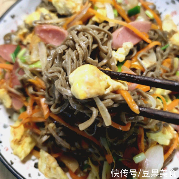 百吃不厌的美味炒面（荞麦低脂版），你会做吗？