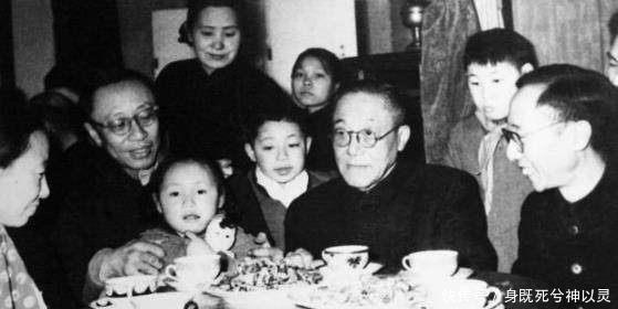 部级|最有骨气的清朝皇室,宁愿摆摊也不投靠日本人,建国后享受部级待遇