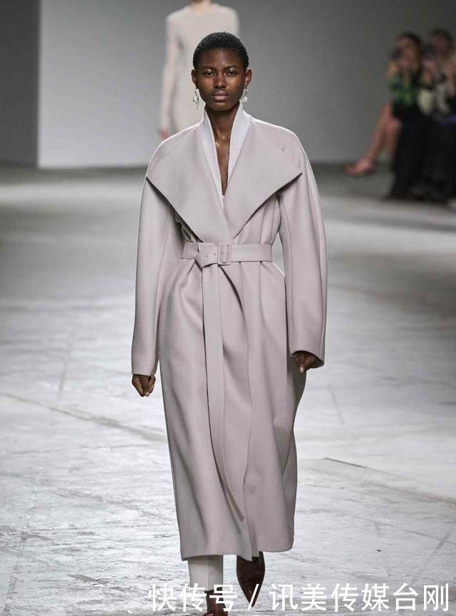 颜色不会搭?绿色特别又好看!潮流搭配7个分析:其它色照做就行