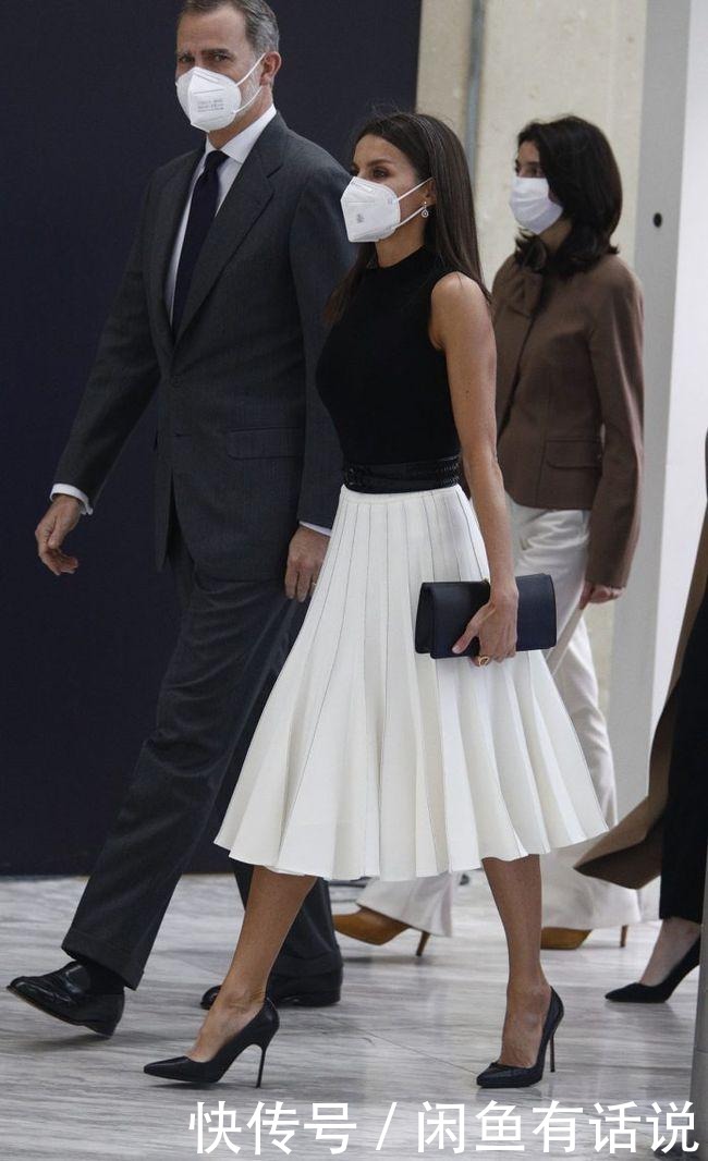 裙子|50岁女人选裙子有讲究,学西班牙王后“过膝不过踝”,优雅显气质