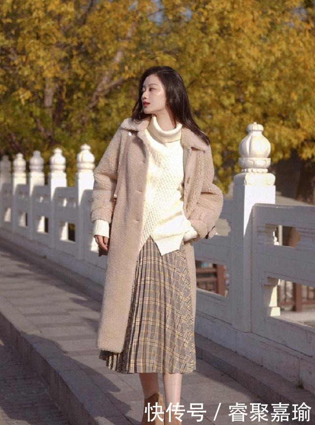 时髦|今年不流行穿大衣了,这才是冬季正确打开方式,保暖时髦还显气质