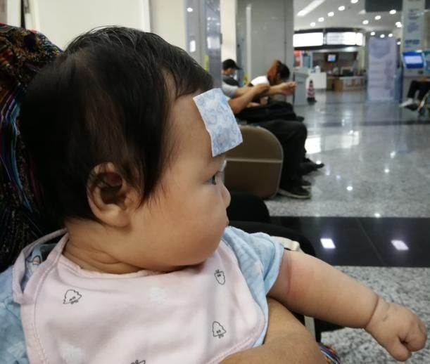 降温|6个月后宝宝第一次发烧,多是幼儿急疹,烧退疹出,免疫力升级2.0