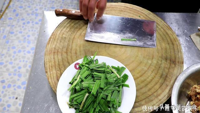 韭菜这样做,比炒鸡蛋还下饭,营养美味又解馋,简单又省力