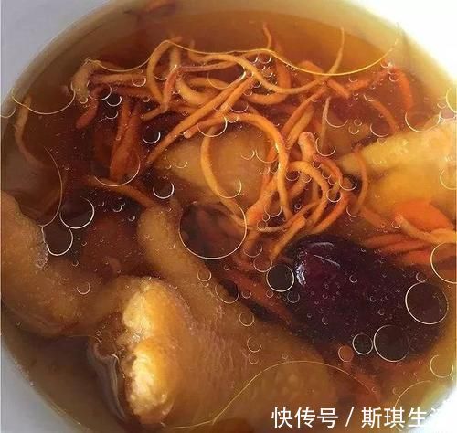 香味|清炖鸡汤,牢记“多放1干4不放”的诀窍,鸡香味浓郁,无腥味!