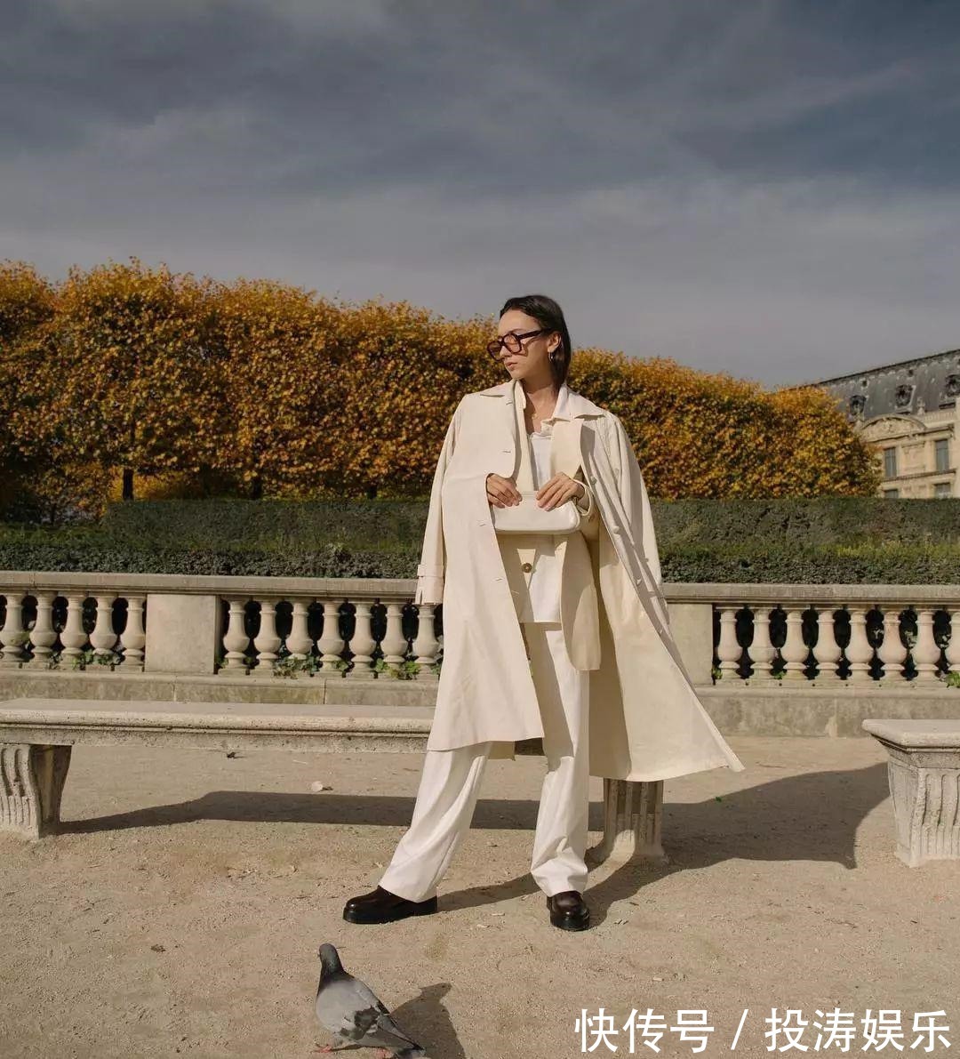 驼色 大衣买什么色不容易过时这5个颜色很经典,秋冬搭配好时髦