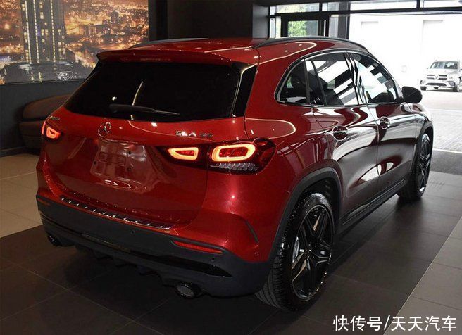 已在海外市场发售 AMG GLA 35进店实拍图