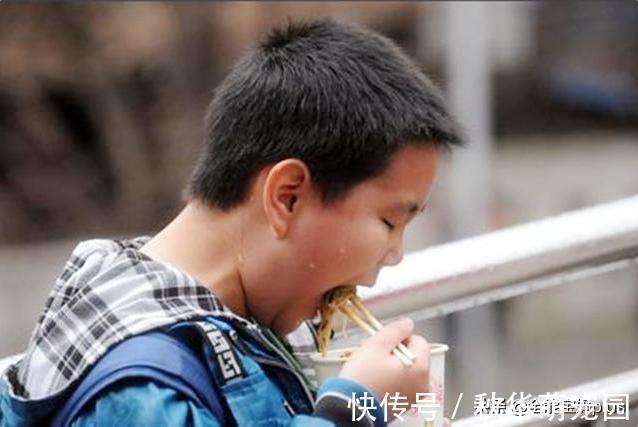 速冻食品|中国家长“糊弄”式早餐盛行:你的懒惰,正一步步毁了孩子健康