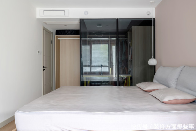 主卧|75平日式风二居室,g景的布局,让客厅开阔明亮起来感