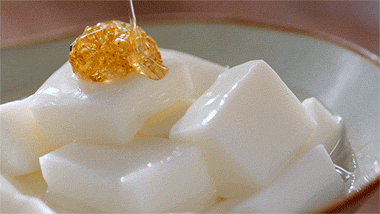 超高颜值的杏仁豆腐教程 让人又爱又恨的甜品 快资讯