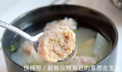 鸡蛋清|做肉丸不要再放淀粉了,换成它,做出来的肉丸鲜嫩弹牙,还不散
