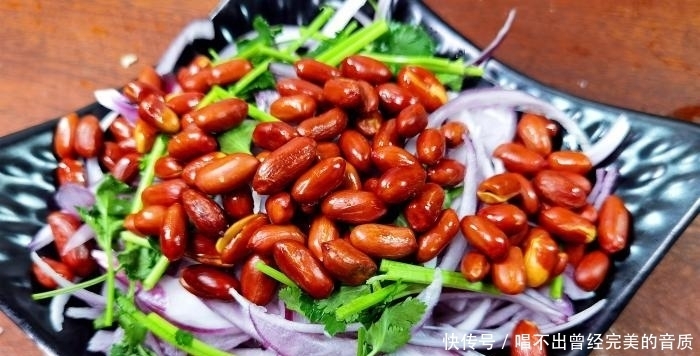 年夜饭少不了凉菜,这菜简单一拌就好,营养高寓意好,开胃又解腻