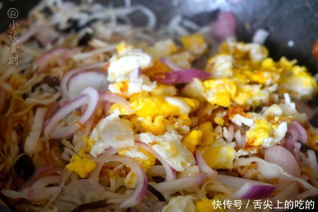 包菜|夏天，把这5种食材一起炒，连米饭都不用煮，营养全面，还特省事