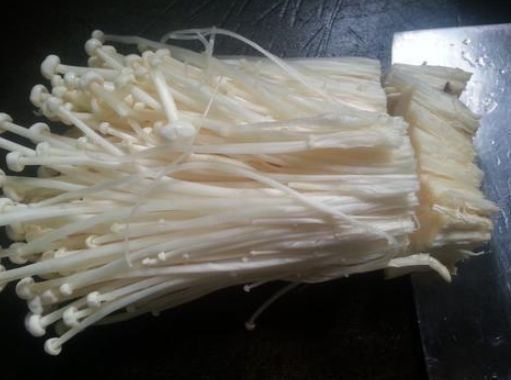 专家|金针菇放进冰箱,继续生长还能吃吗?专家揭晓答案,早看早放心!