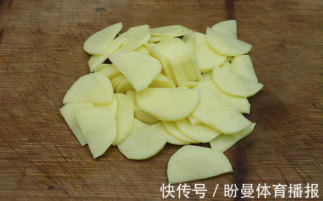 鲜嫩|花鲢鱼怎么做才好吃，试试这种吃法，鱼肉鲜嫩不腥，麻辣又过瘾