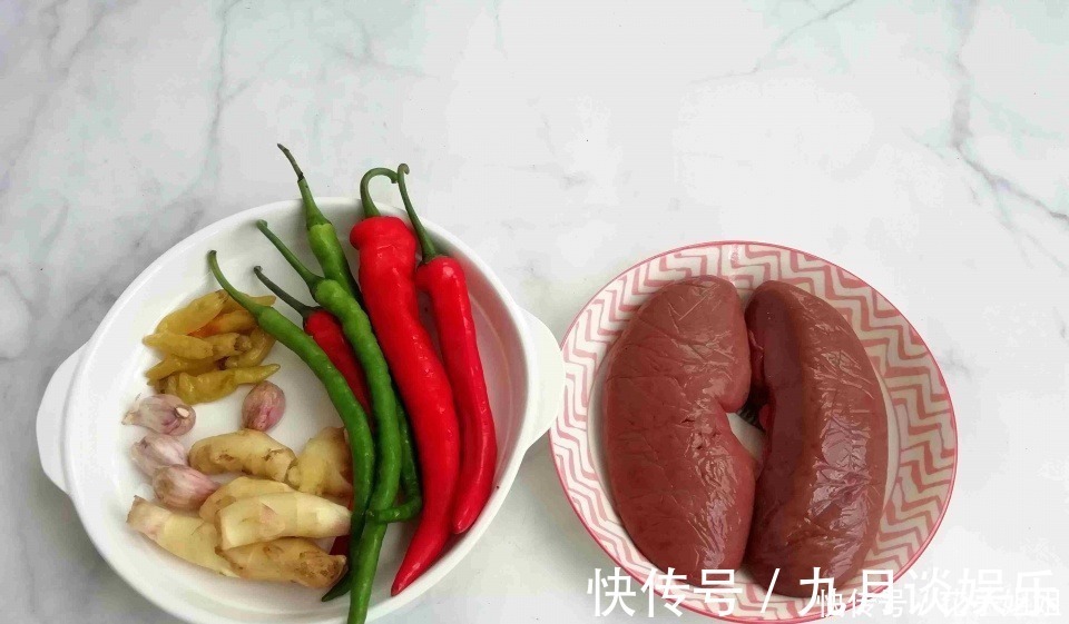 泡椒|夏天吃此菜胜人参，才6元一斤，没精神多吃点，切丝炒菜又脆又香！