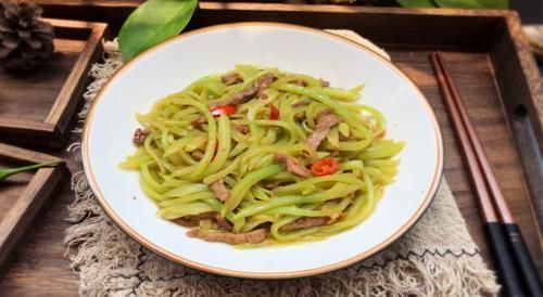 冬天,这菜天越冷越要多吃,简单炒一炒,营养极高,贵点也值了