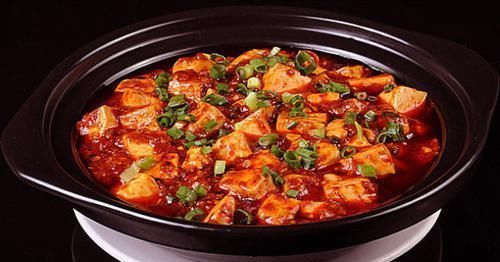 位居|舌尖上跳舞的美食，位居中国四大菜系之首，这儿的小吃不容错过