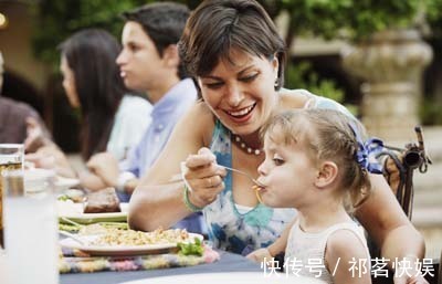 喂食|孩子为什么会反复积食儿科医生无非就是4种原因,妈妈要明白