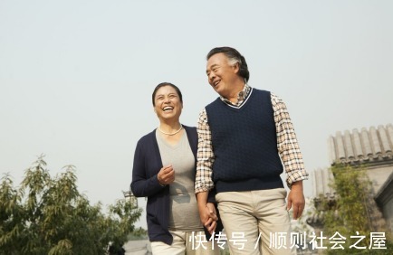 血压|50岁高血压患者吃饭时，突然“血管破裂”！医生：睡前“这1事”害了他