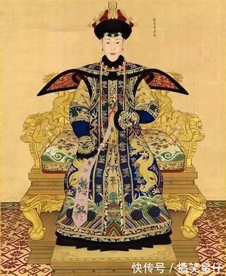 画师@郎世宁为乾隆和妃子们作画,乾隆看完三次后下旨:谁再看凌迟处死