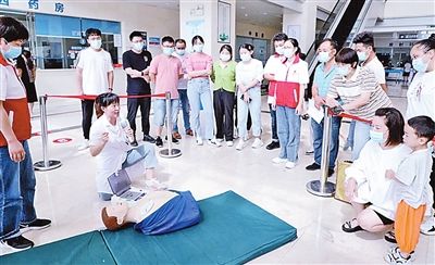 医院|安吉这家医院上演“教科书式”急救……