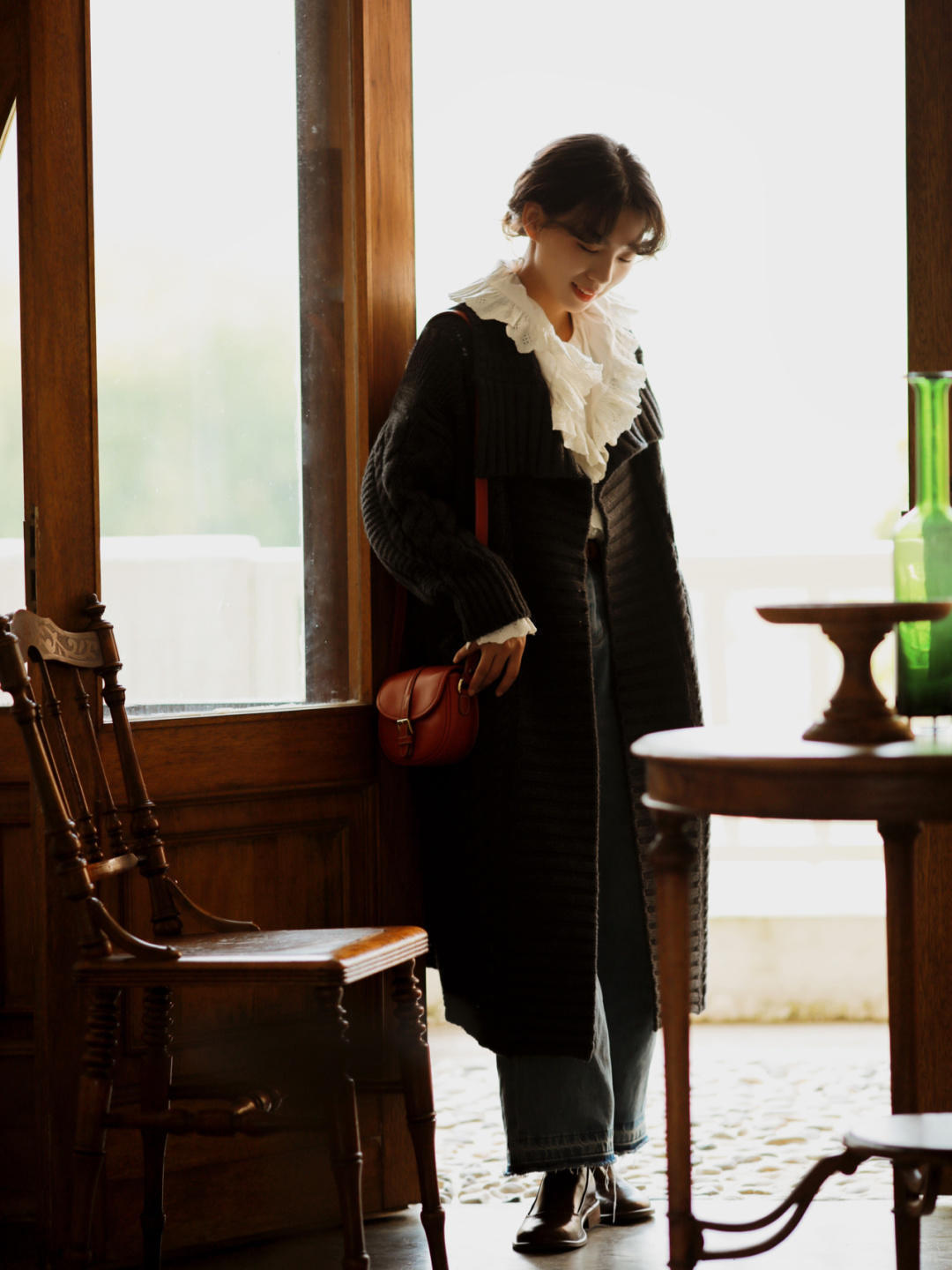 黑色 冬天怎么穿才经典洋气?选择“黑+白”基础色搭配,照着穿都很美