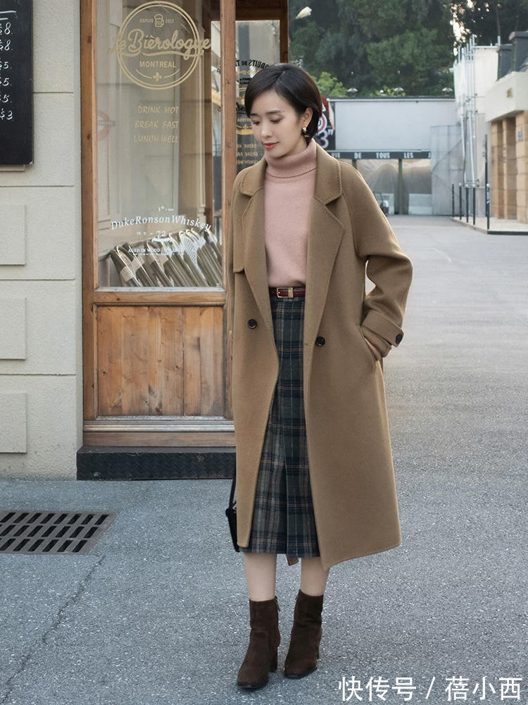 毛衣|奔三奔四的女人,建议多穿“这4种颜色的大衣”,高级感扑面而来