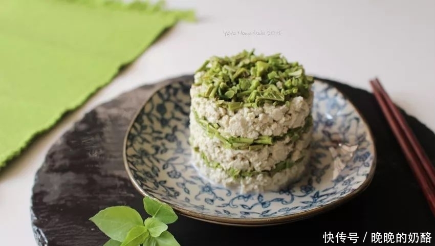 香椿嫩叶味鲜,吃就要趁早,还能清热除湿