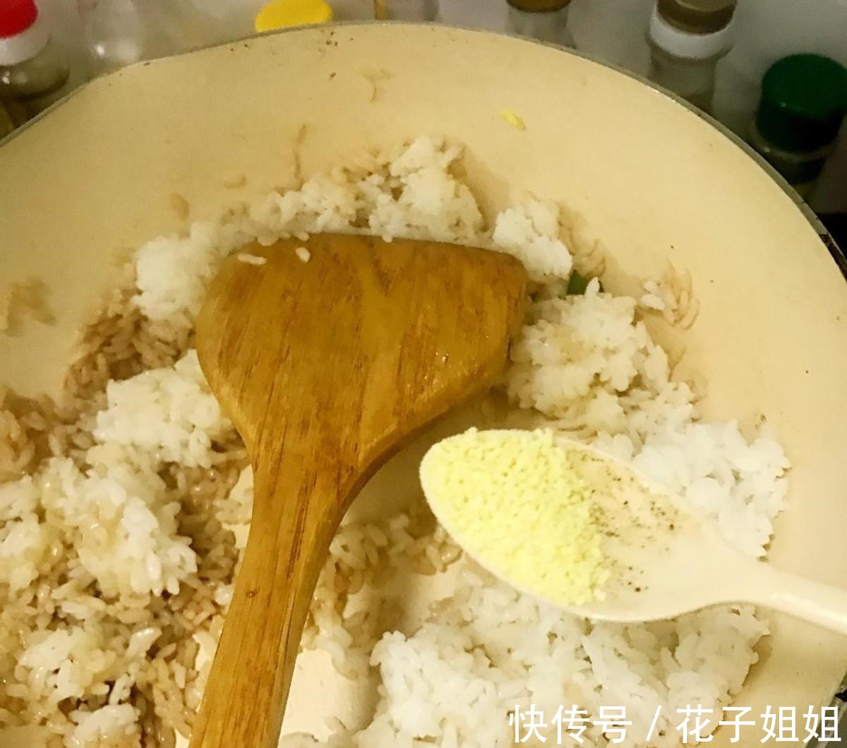 食材|好吃到流泪的别样蛋炒饭，食材丰富，好吃还好看！