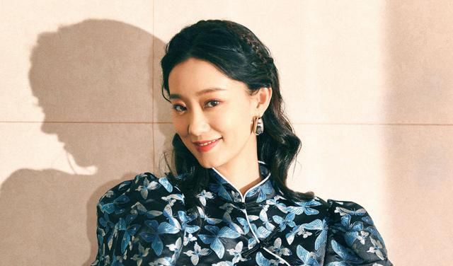 三十五岁的张小斐，从《你好，李焕英》电影中带着妈妈气质出圈了