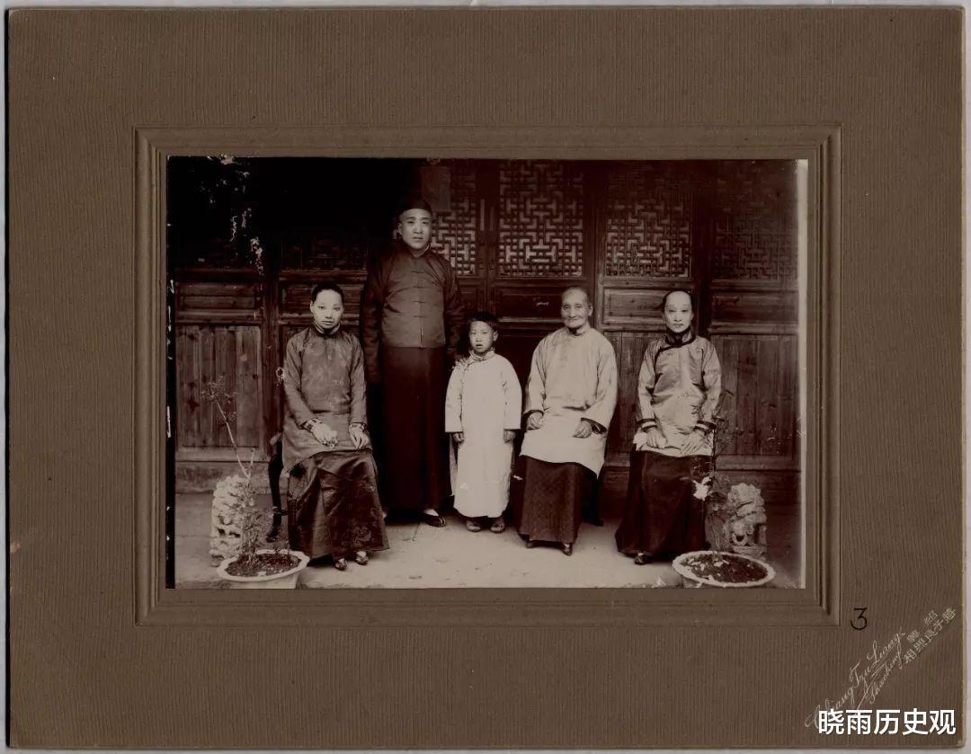 封建思想#鲁迅被骗回国完婚,向朱安提了两个要求没实现,从此不愿再碰朱安