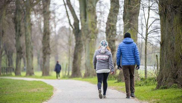 运动|“走路”也能减肥的4个技巧,燃烧卡路里,或能为健康保驾护航