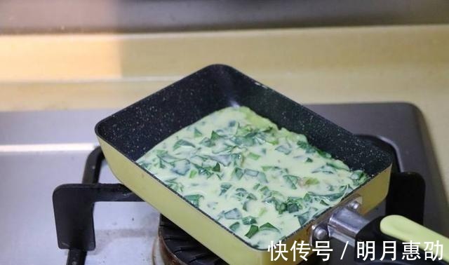 菠菜蛋饼|早餐吃它太方便了!十分钟出锅,孩子特喜欢,吃了个头蹭蹭长!