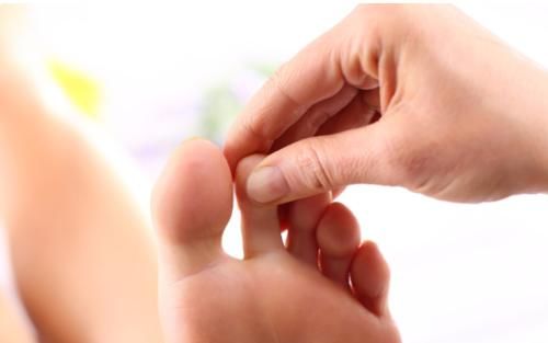 中医|中医为什么说“百病治足”,补肾、下火、调血压,都在脚上有开关