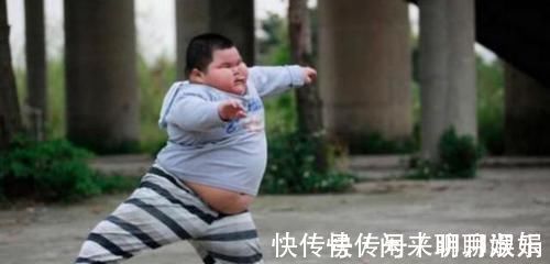 过度肥胖|因出差把娃送去奶奶家,一个月后回来一看,宝妈哭诉快还我儿子