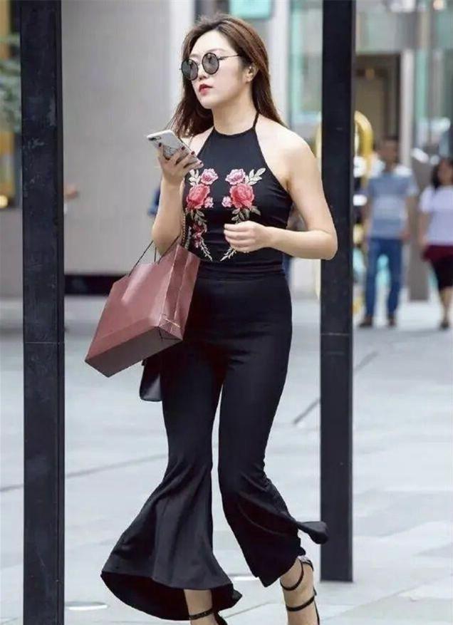 连衣裙 “小肚子”影响穿裙子,从连衣裙到短裙无一例外,勒出赘肉很尴尬