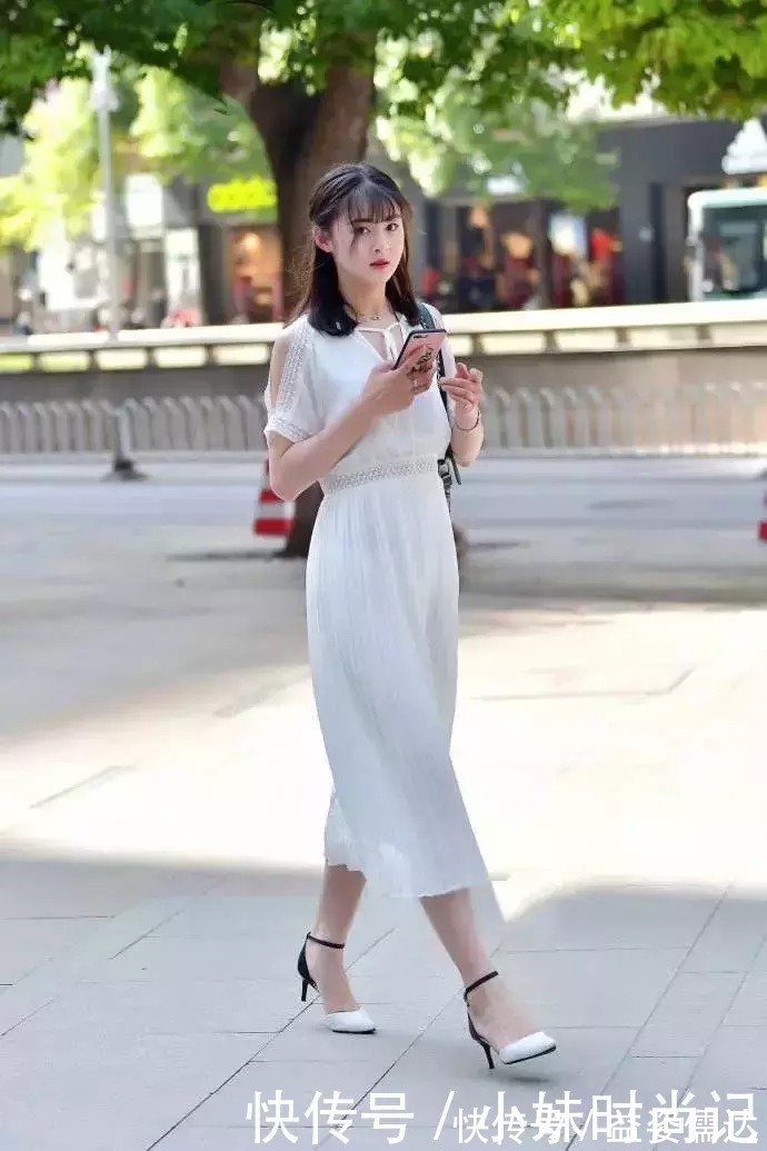 时尚|街拍时尚 女生搭配高跟鞋出街, 秀出自己的时尚魅力