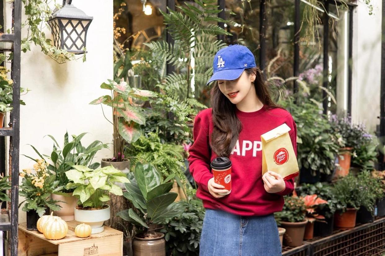 小姐姐|谁说冬日就穿不出活力感?元气卫衣来帮忙,让你秀出满满活力范