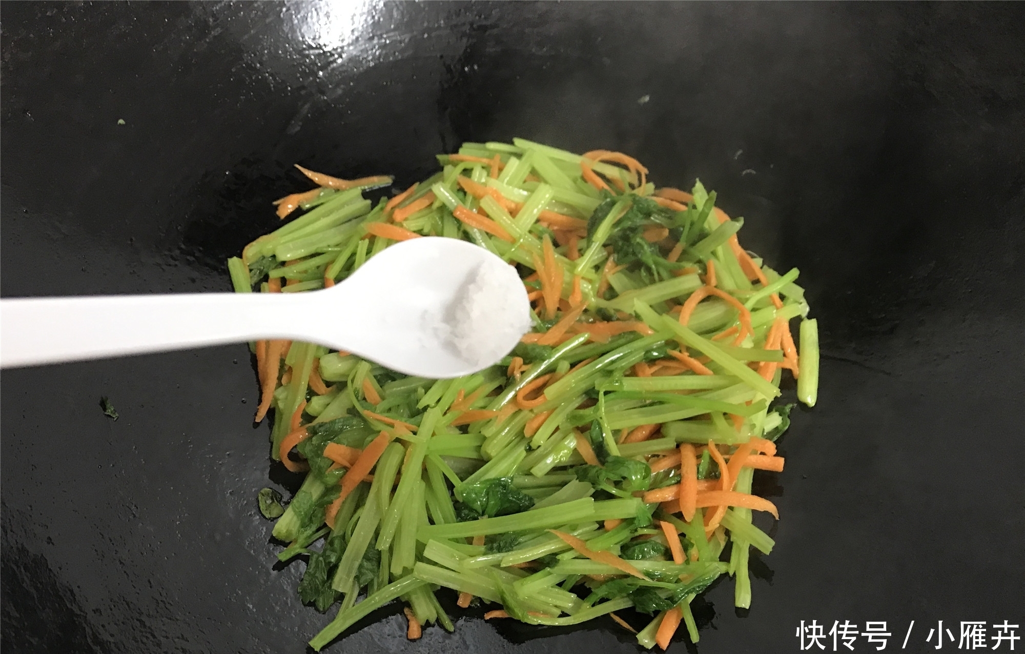 春天，宁可不吃肉也要让孩子吃此菜，益智健脑抗过敏，个子长得快